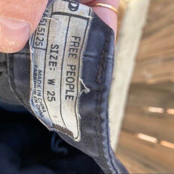 Free People Sueded Sateen Zipper Back Skinny Jeans size 25 - Picture 7 of 13